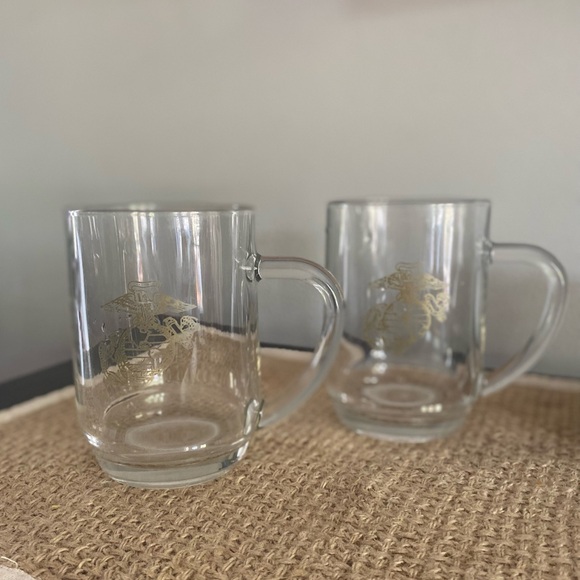 SET OF 2 USMC MARINE CORP EMBLEM EAGLE GLOBE ANCHOR GOLD ETCHED BEER GLASS